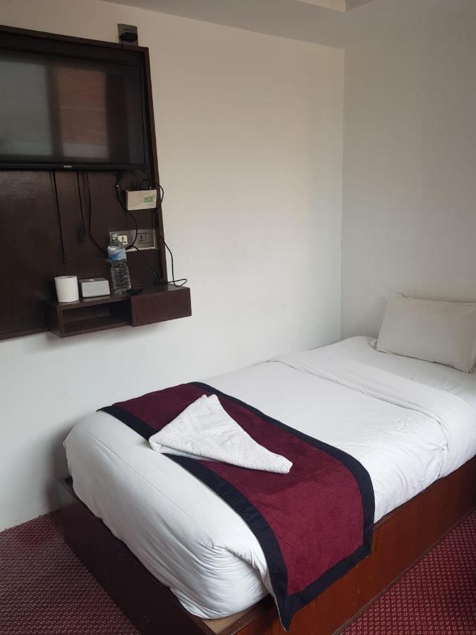 Hotel De Universal Kathmandu Esterno foto
