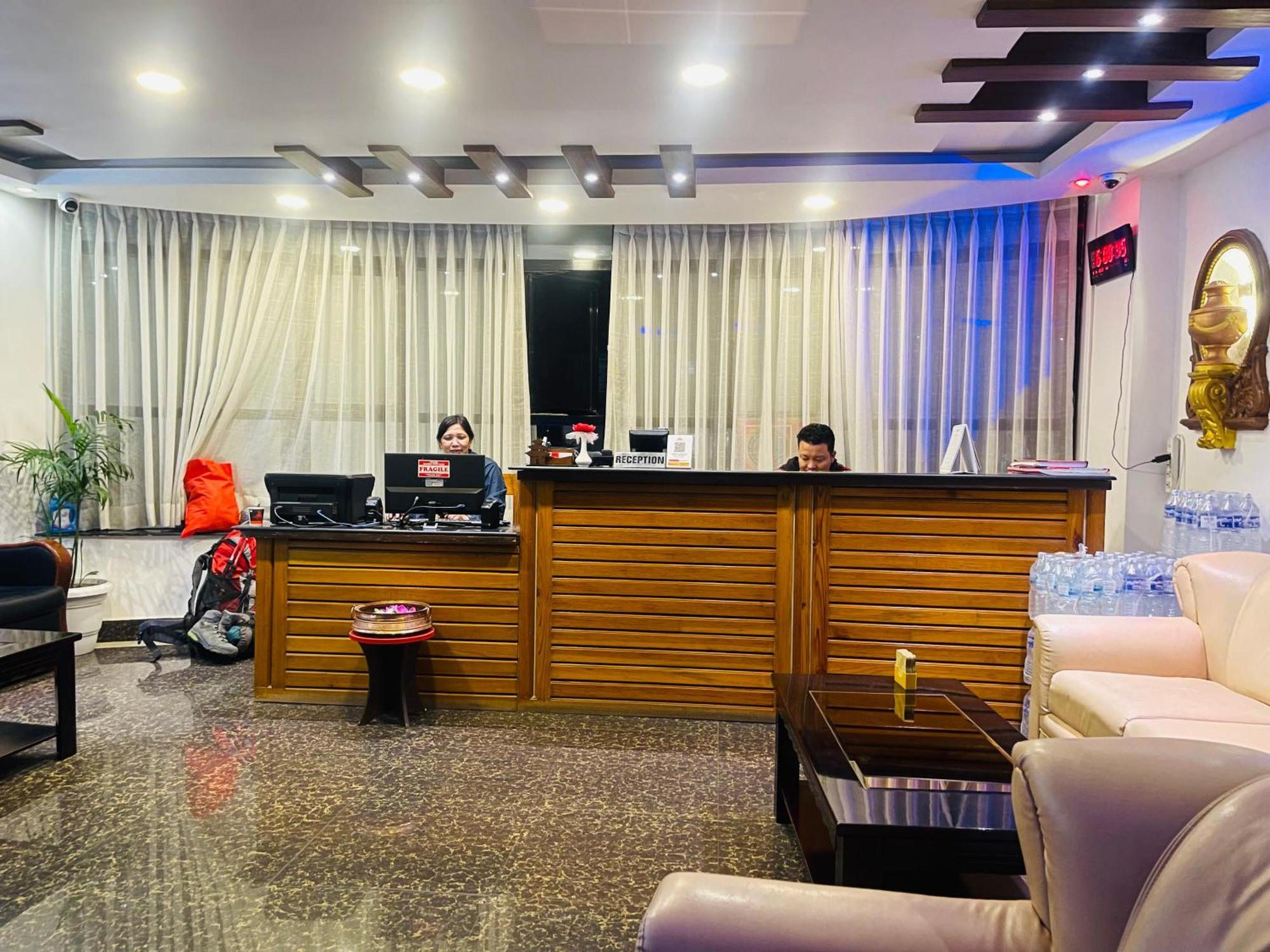 Hotel De Universal Kathmandu Esterno foto