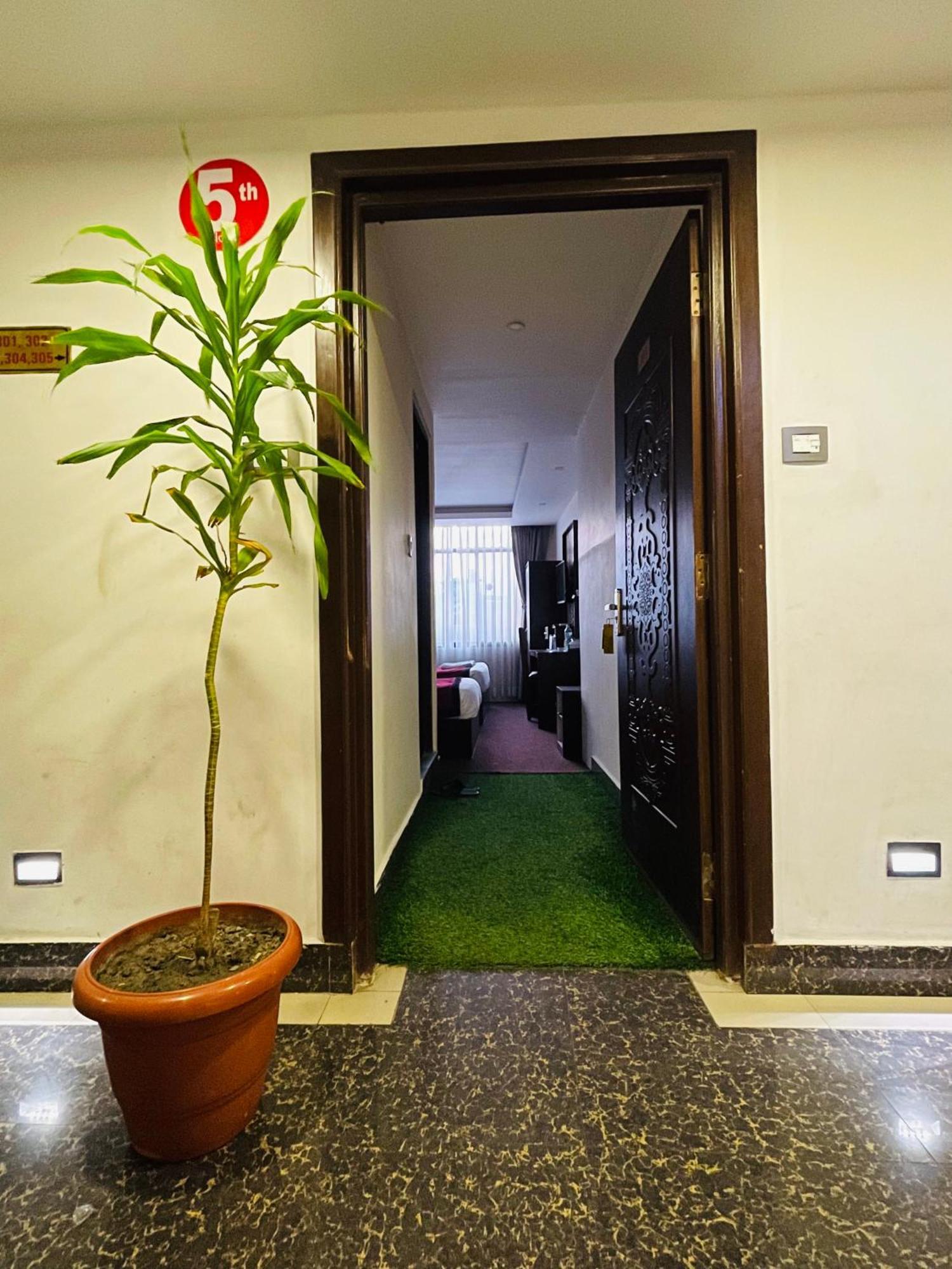 Hotel De Universal Kathmandu Esterno foto