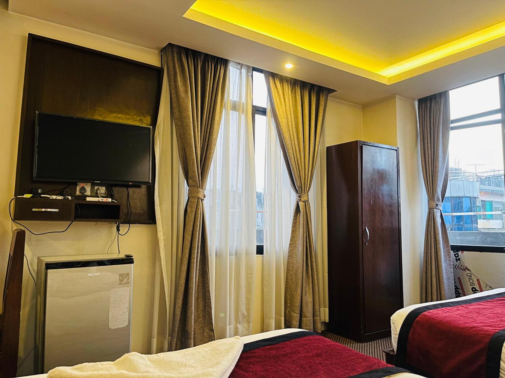 Hotel De Universal Kathmandu Esterno foto