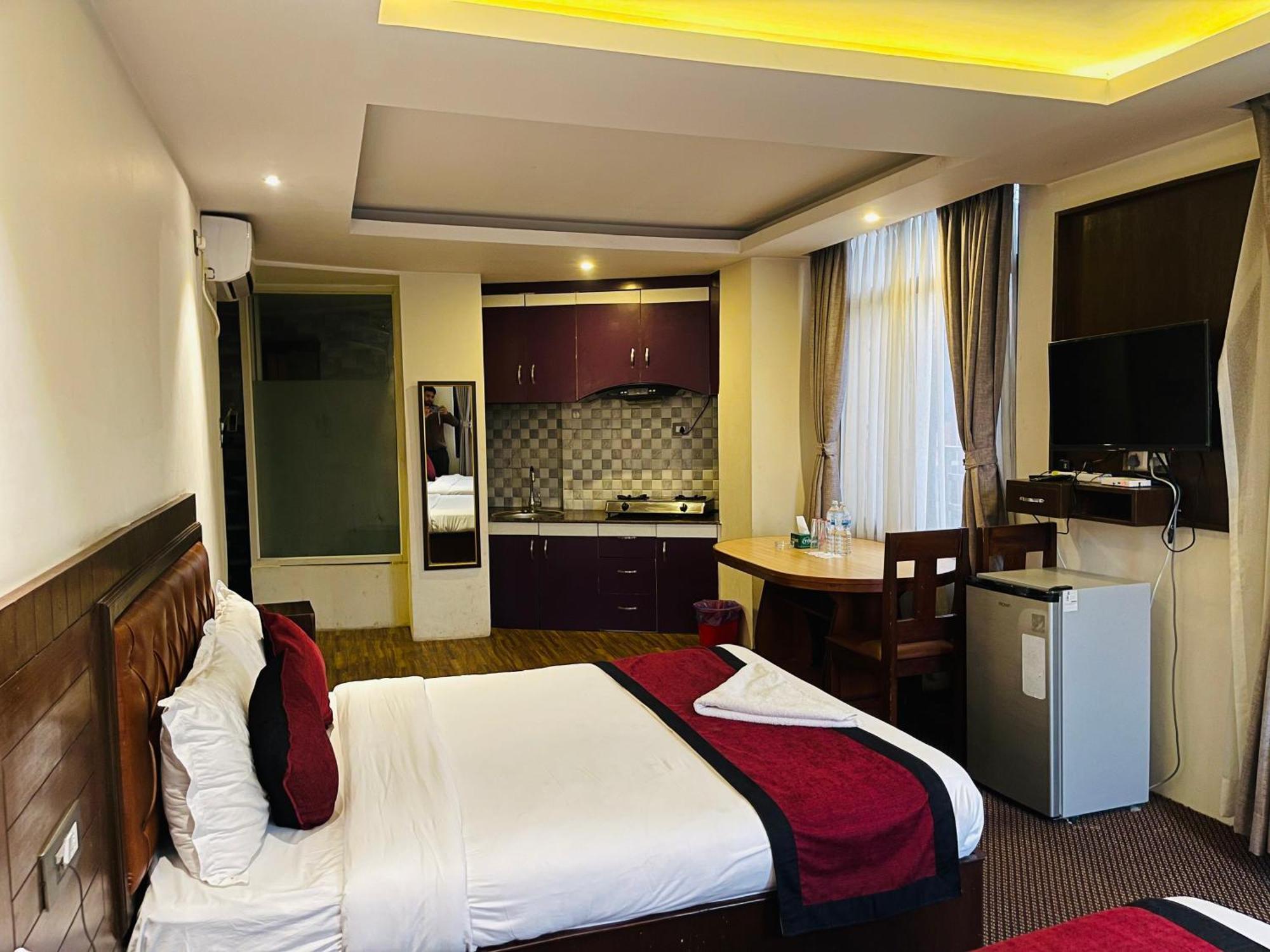 Hotel De Universal Kathmandu Esterno foto