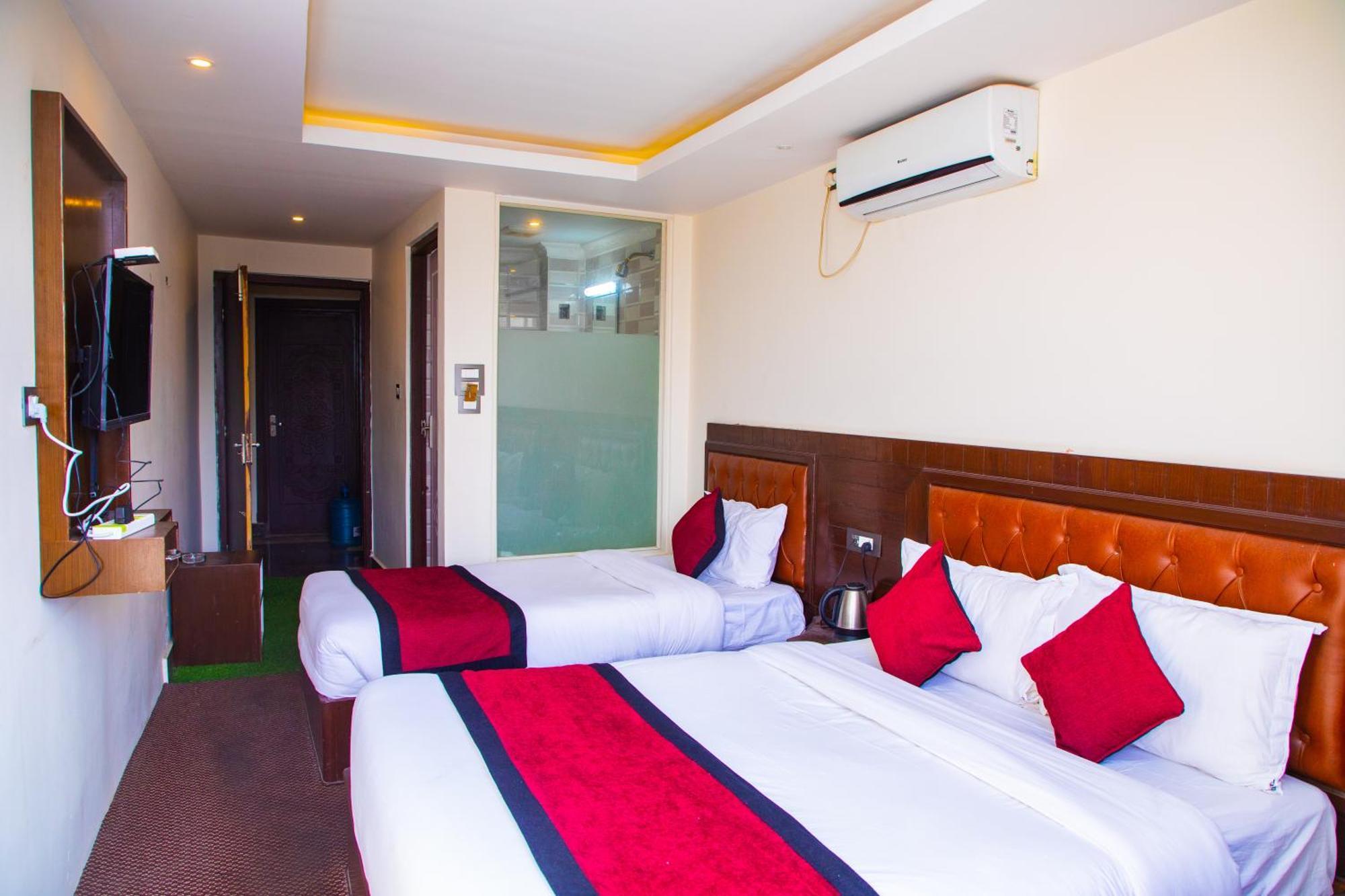 Hotel De Universal Kathmandu Esterno foto